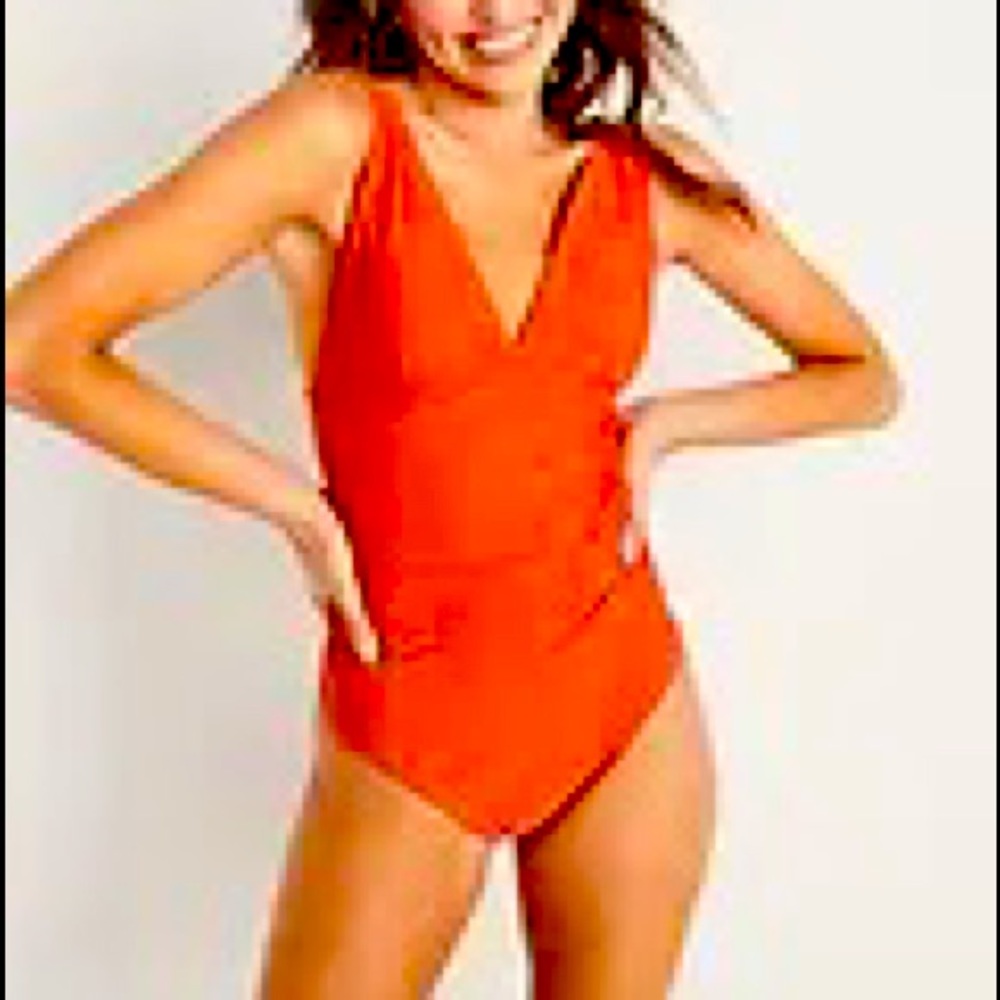Ruched V-Neck One-Piece Swimsuit for Women Old Navy Large